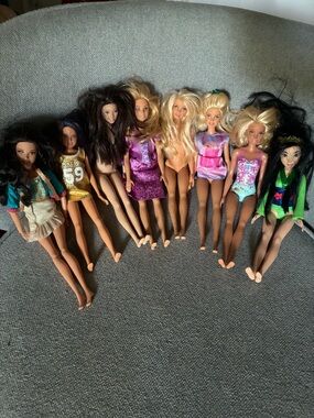 Fashion Doll Assortment in Pink, Purple, Green and Gold - Mixed Brand